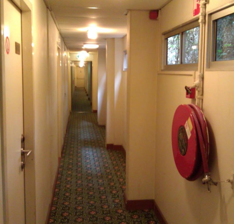 Budget Hostel Bargain Toko Amsterdam Exterior photo