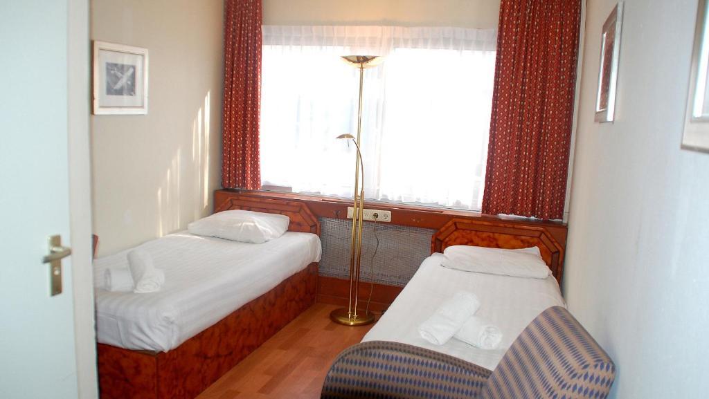 Budget Hostel Bargain Toko Amsterdam Exterior photo